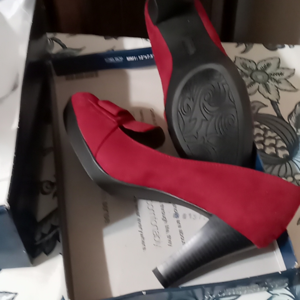 NIB  Croft & Barrow heels 8.5